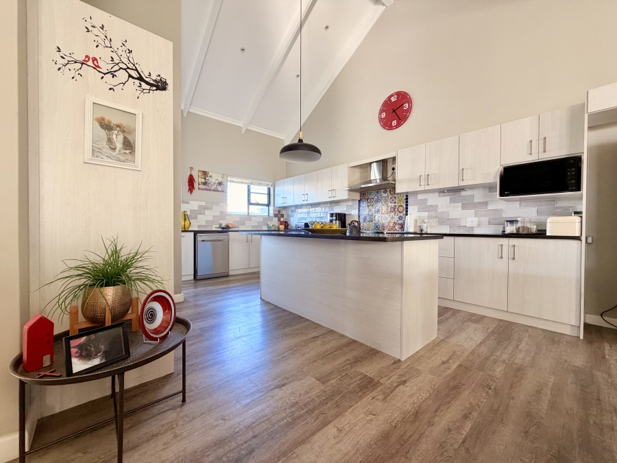 3 Bedroom Property for Sale in Sandbaai Western Cape